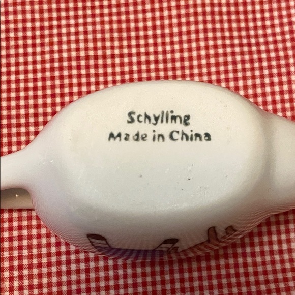 Schylling Madeline Porcelain Children’s Tea Set with Wicker Picnic Basket - Picture 6 of 16